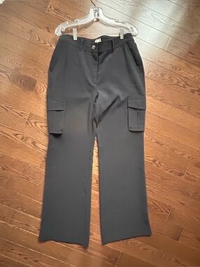 Aritzia Wilfred Cargo Trousers in Black Size 10 Like New. Crepette